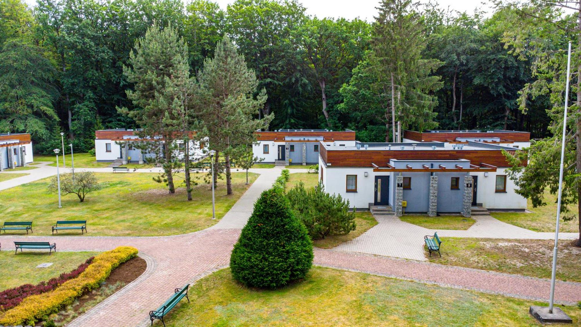 Osrodek Szkoleniowo-Wypoczynkowy "Lesnik" Hotel Ustka Exterior photo